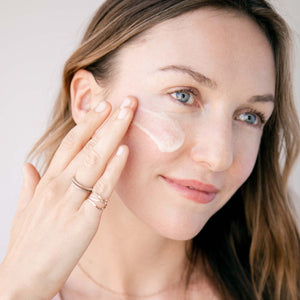 100% PURE Brightening Serum