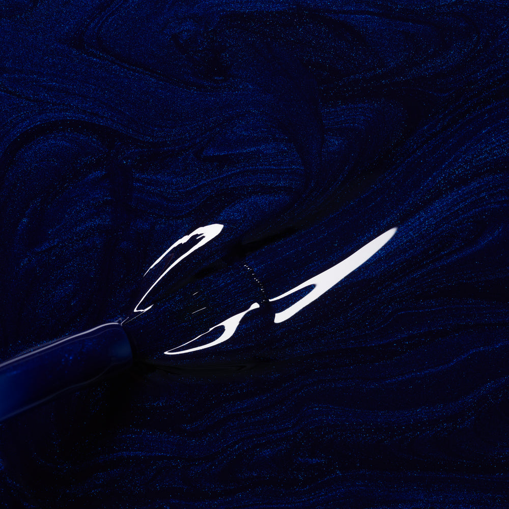 MANUCURIST Green Flash LED Nail Polish Dark Night