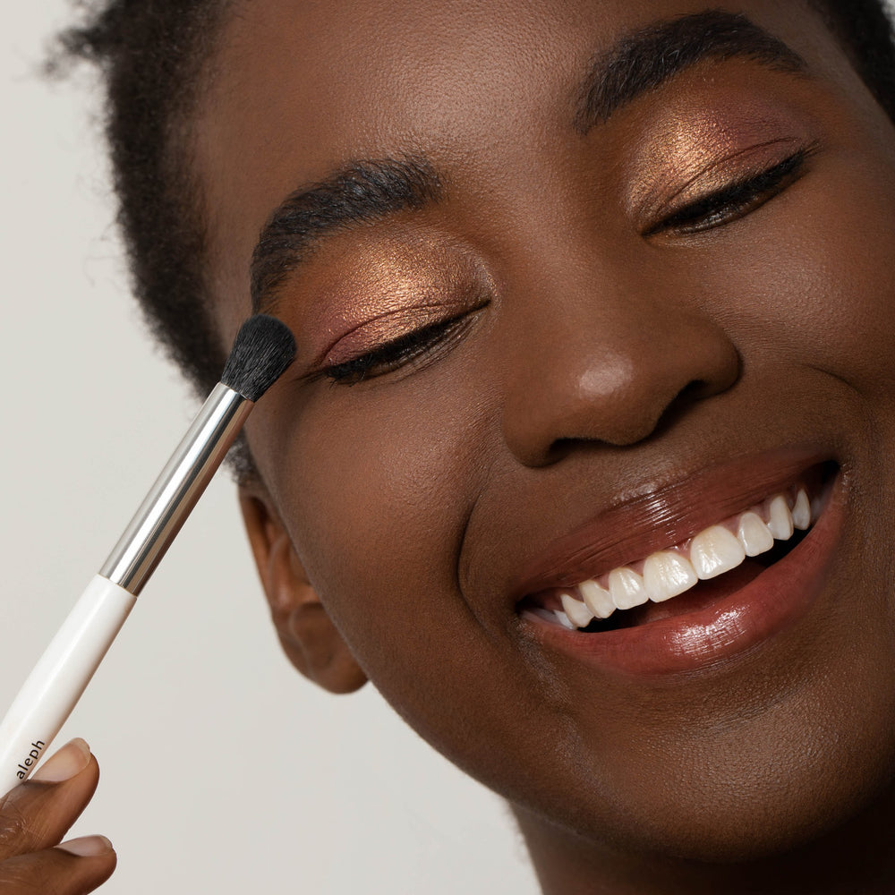 ALEPH Eye Blender Brush for seamless blending of eye pigments.