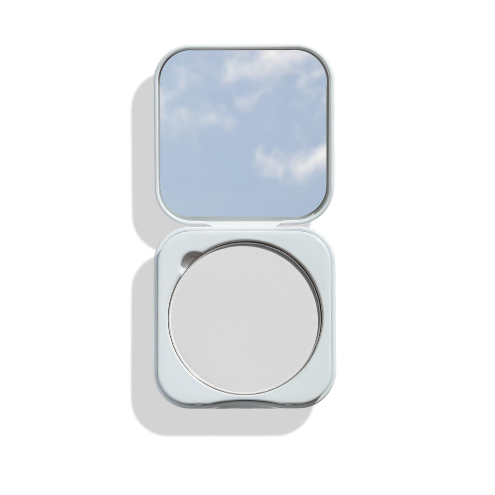 ALEPH Prep/Finish Powder – a versatile, translucent powder for a smooth, shine-free finish. prep / finish powder