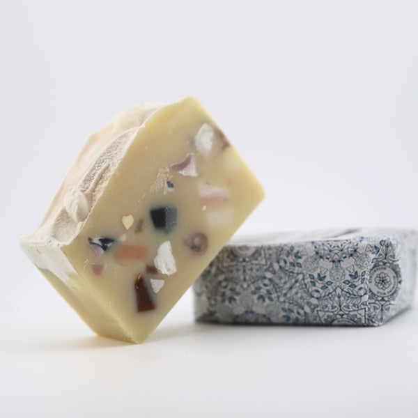 BLOOMING WILD BOTANICALS Wildflower Soap Lavender Lemongrass