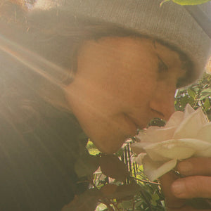 LEPAAR GLOW WHITE ROSE/SANDALWOOD MINERAL WATER / Radiance Lifting Face Tonic