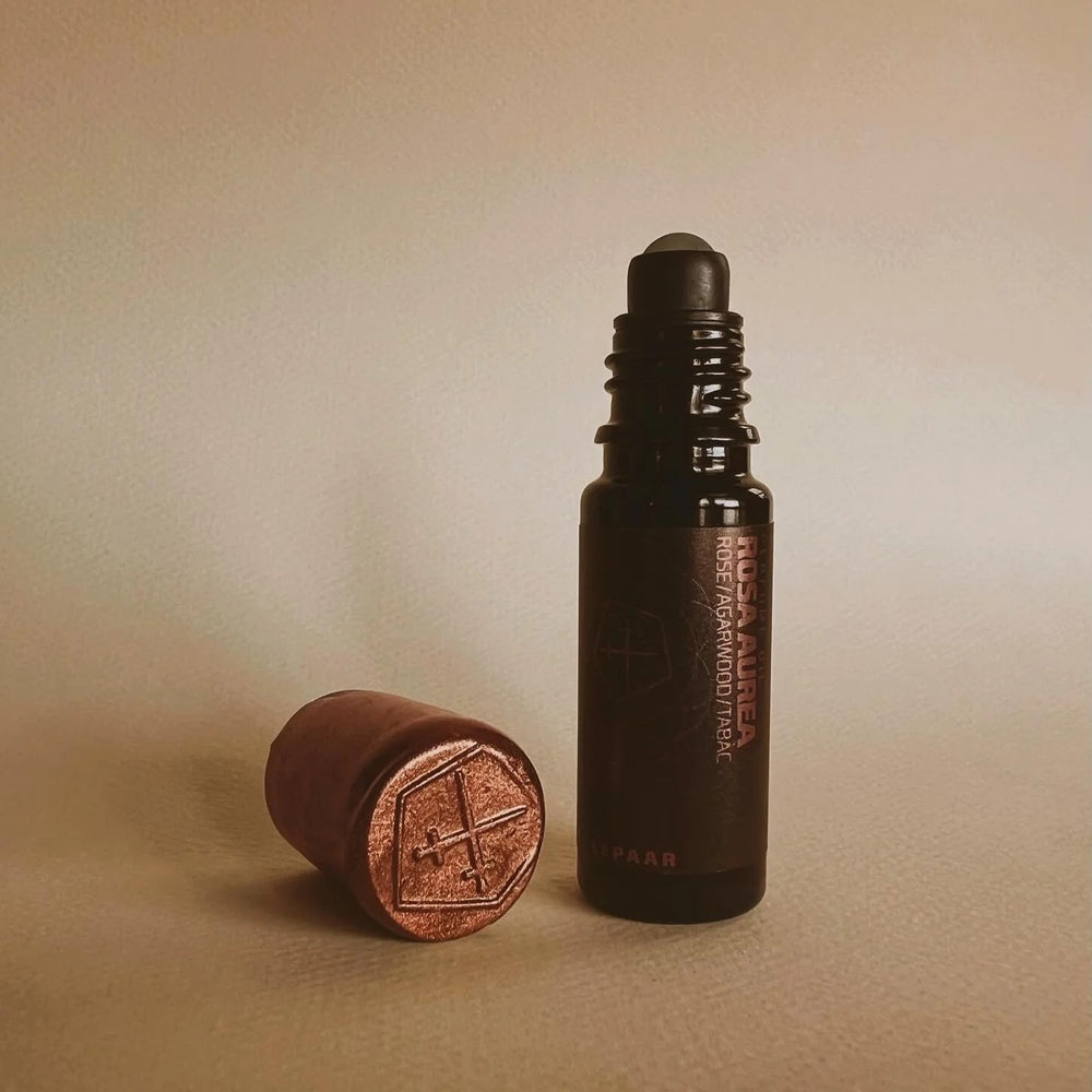 Lepaar Rosa Aurea Perfume Oil with Rose, Agarwood, and Tabàc, aged 12 months, for a timeless, radiant, and complex fragrance