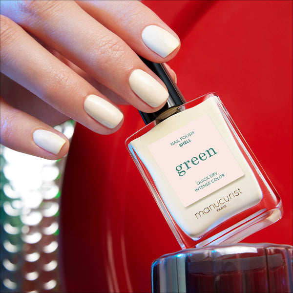 MANUCURIST Green Nail Polish Shell
