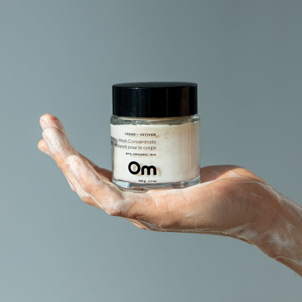 OM ORGANICS Cedar + Vetiver Glow Body Wash Concentrate
