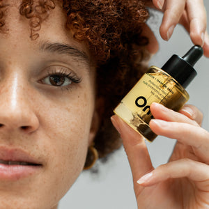 OM ORGANICS Hibiscus + Daikon Seed Protective Hair Oil
