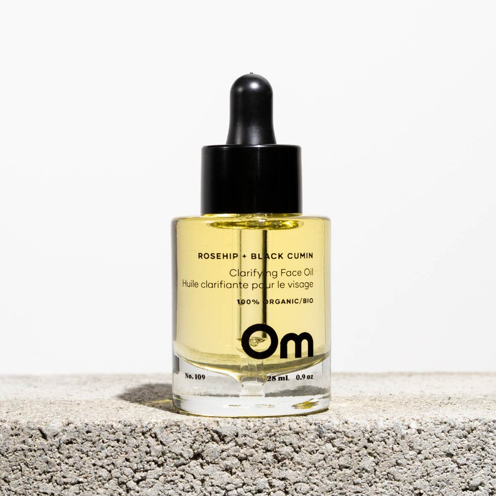 Om Organics Rosehip + Black Cumin Clarifying Face Oil, 28 ml – Lightweight face oil for oily, combination, and blemish-prone skin with rosehip, black cumin, and cranberry seed oils.