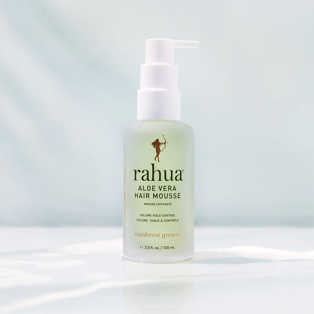 RAHUA Aloe Vera Hair Mousse - flexible, medium-hold styling mousse for all hair types. Infused with aloe, sugar cane, guayusa leaf, and Rahua oil. Volumizes, lifts, and enhances shine. Alcohol-free and antioxidant-rich formula for long-term hair health. Ideal for blowouts, curls, and sleek styles.