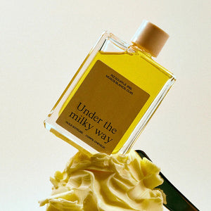 REFEEL NATURALS Silky Body Oil Under the milky way