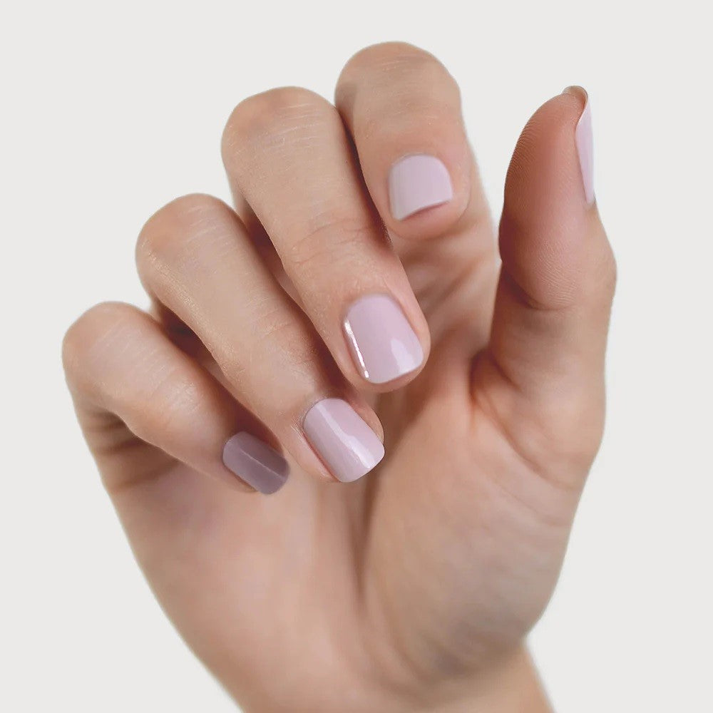 Sienna Byron Bay Tranquility Nail Polish – soft lilac mauve, vegan, and eco-friendly.