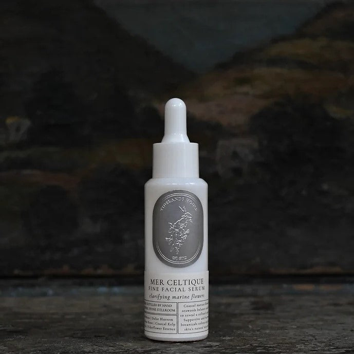 TIDELANDS HOUSE Mer Celtique Clarifying Marine Flower Facial Serum with sea moss, kelp, and hibiscus in a 30ml glass bottle.